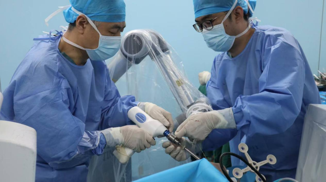 郑州市中心医院机器人+腕关节镜手术,助力患者解决多年顽疾