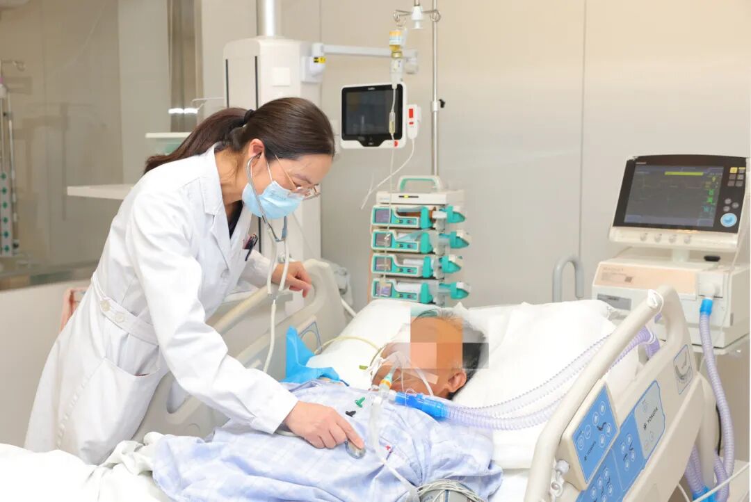 肺功能几近「罢工」——淮安市一院 EICU17 分钟架起「人工心肺」