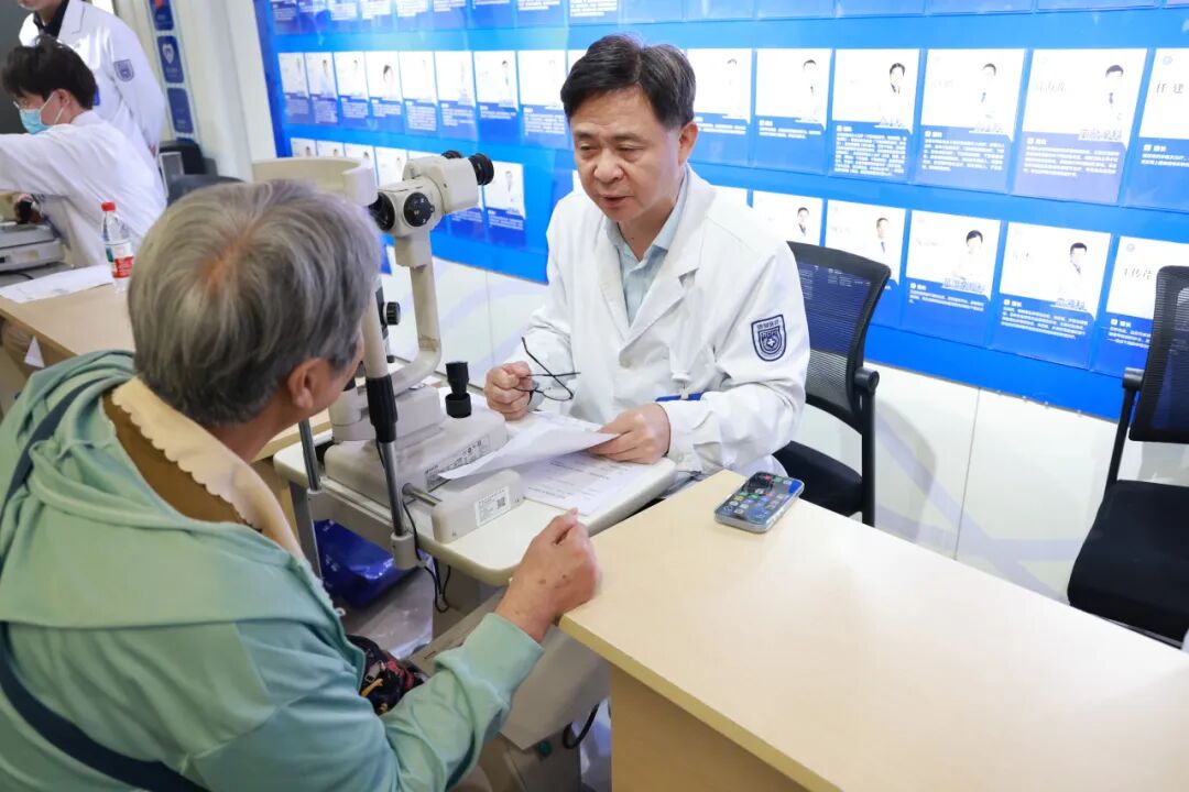 人人享有眼健康｜南京江北医院爱眼日公益义诊，暖心守护百姓「睛」彩视界