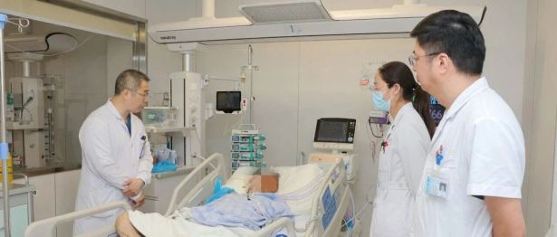 肺功能几近「罢工」——淮安市一院 EICU17 分钟架起「人工心肺」
