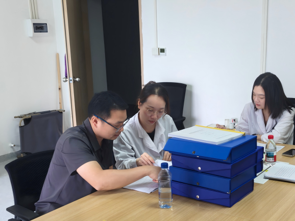 深圳市消除母婴传播项目办组织专家到汕头、汕尾市开展市际帮扶工作