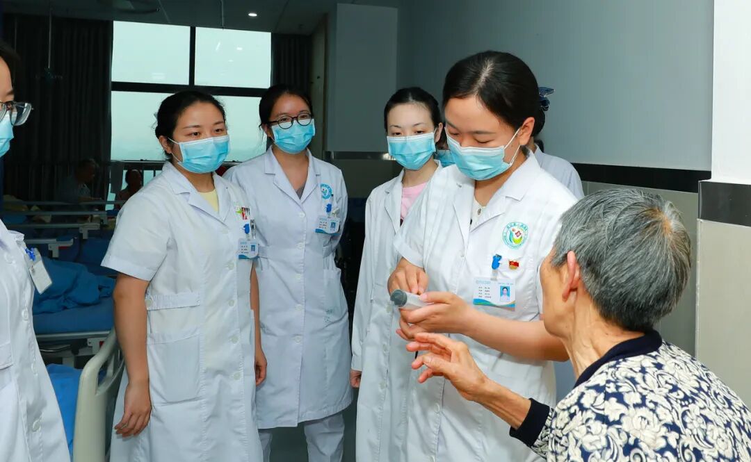 【人医榜样】护佑生命 向光而行——记合江县人民医院医共体优秀护理团队·肿瘤科护理团队