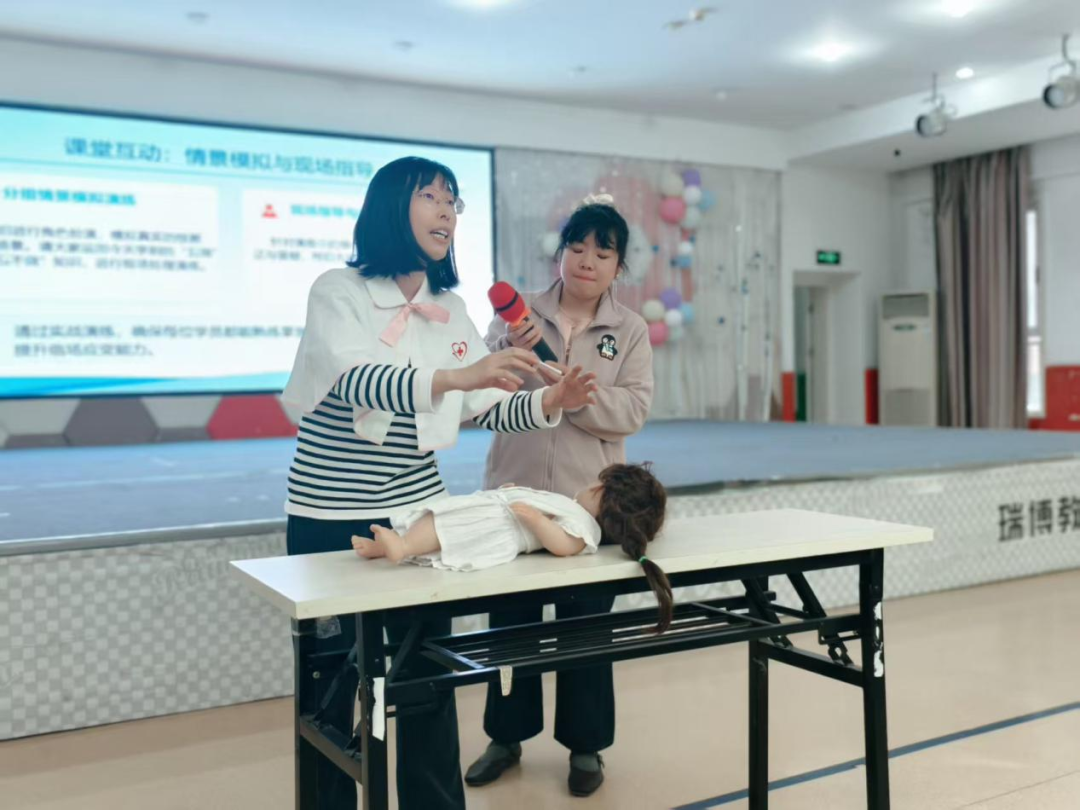 西北妇女儿童医院儿童神经内科走进校园开展「癫峰时刻，痫宝健康我来护」科技周主题活动