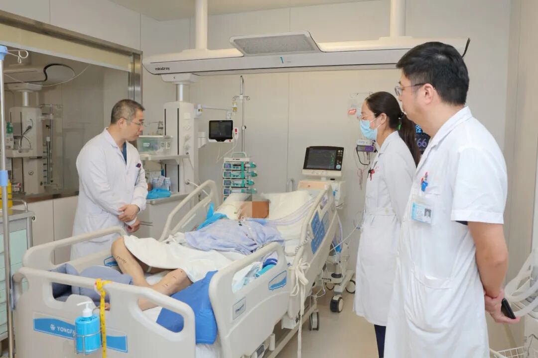 肺功能几近「罢工」——淮安市一院 EICU17 分钟架起「人工心肺」