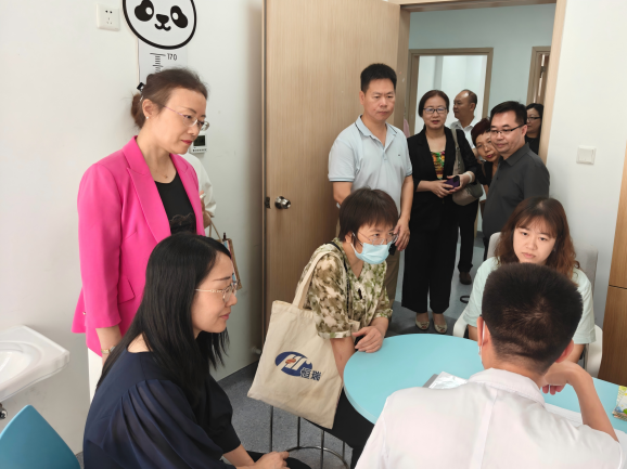 深圳市消除母婴传播项目办组织专家到汕头、汕尾市开展市际帮扶工作