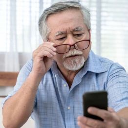 全球首位的致盲性眼病，视物模糊、发暗的人要警惕了