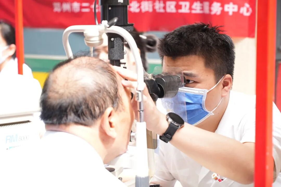 全龄段眼健康守护：郑州视光眼科医院爱眼日公益纪实