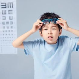 孩子「近视」了别着急配镜，别让「假近视」变成「真负担」！