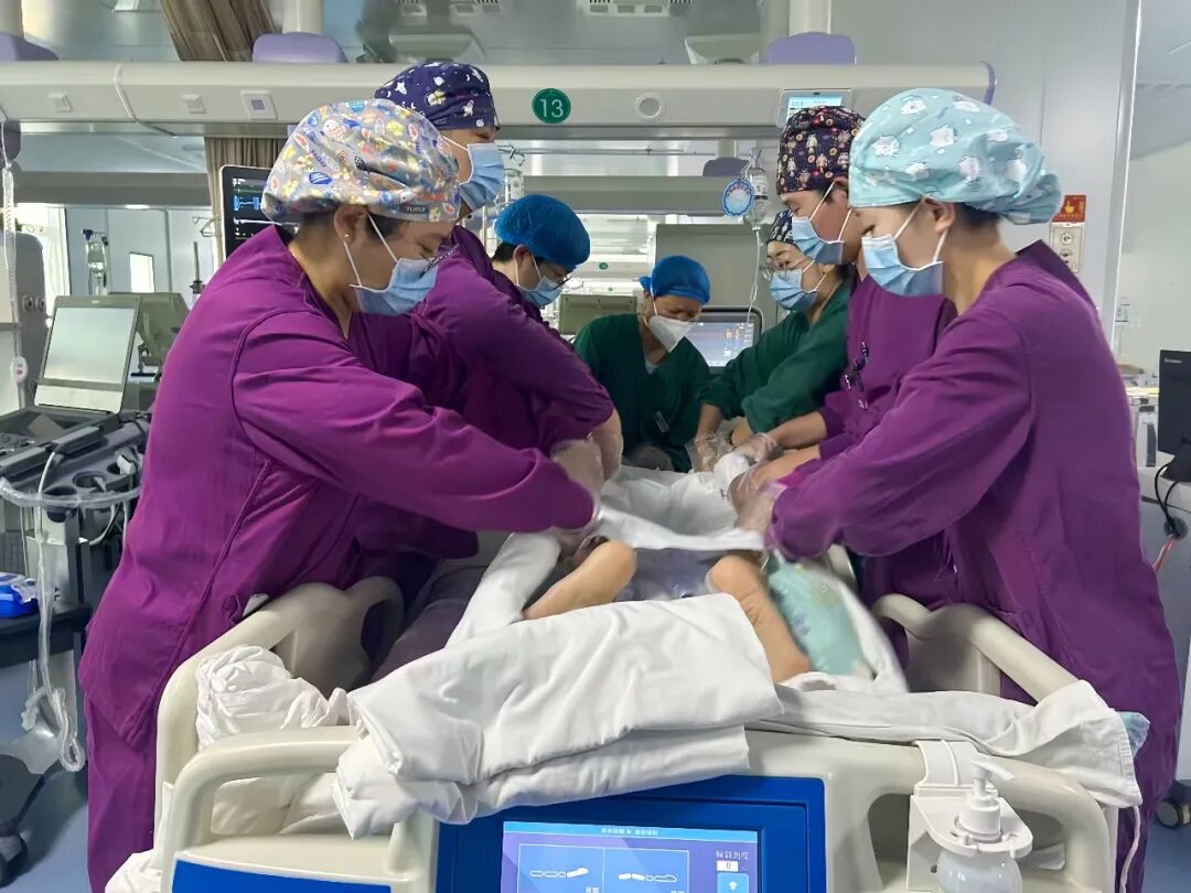 【给力】生死「鸟」来袭,医者不放手——重症医学科(ICU)团队人文叙事故事