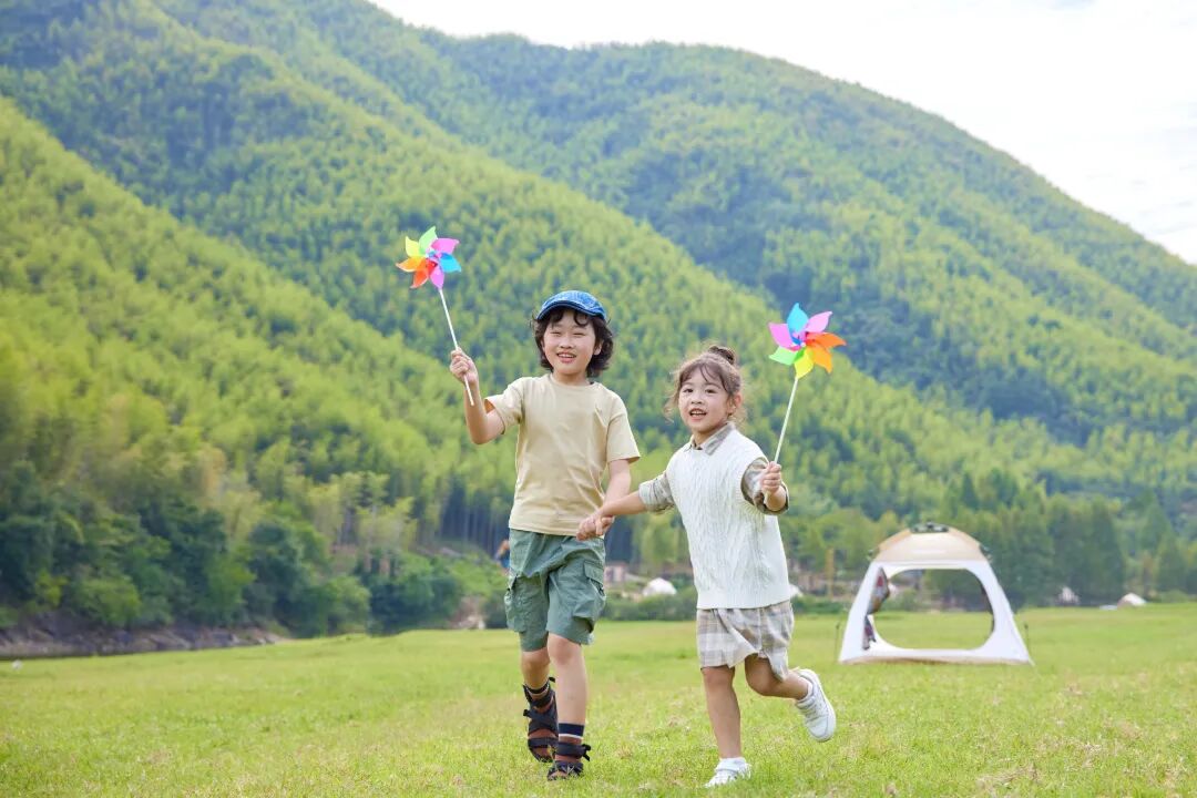 孩子「近视」了别着急配镜，别让「假近视」变成「真负担」！