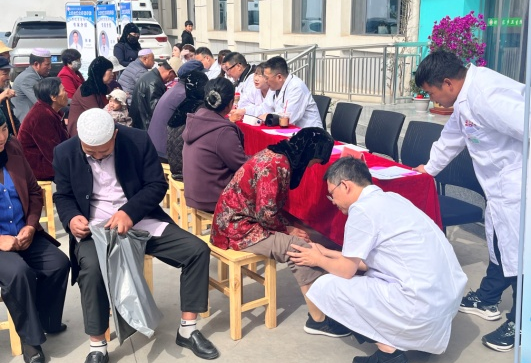 苏州九龙医院义诊助学公益在甘肃举行
