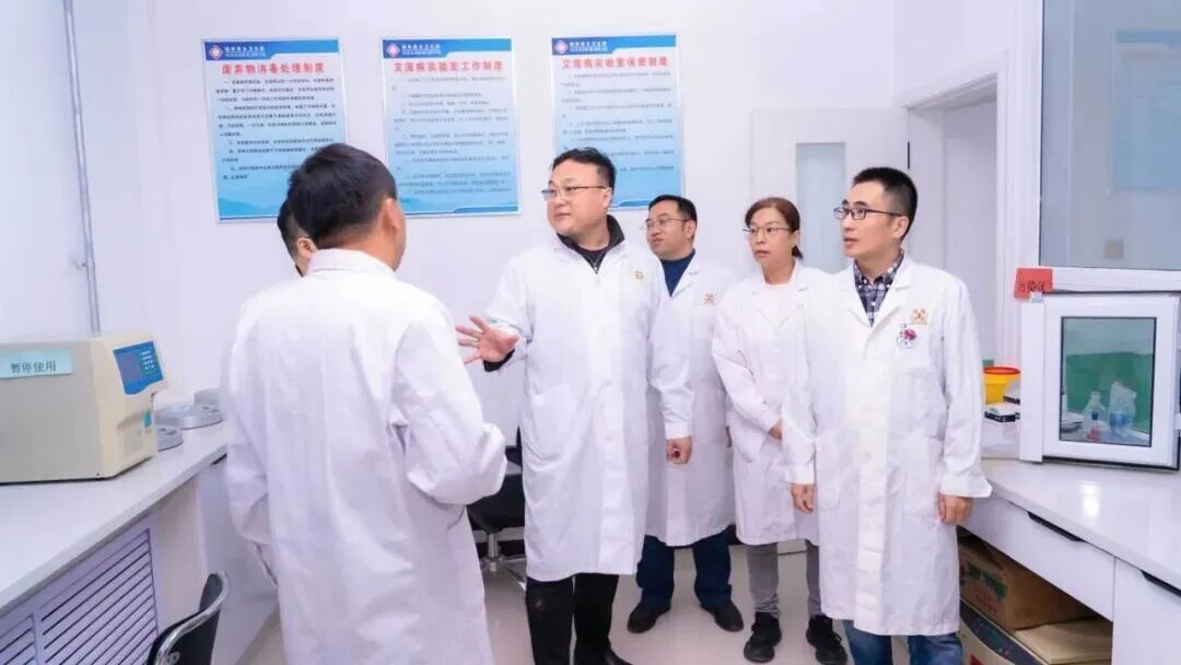 苏州九龙医院义诊助学公益在甘肃举行