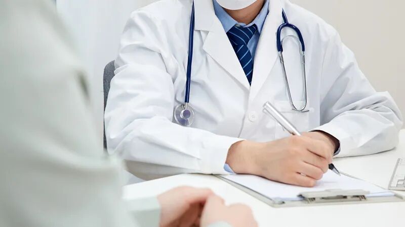 当医生把他脑子里的水,引到了肚子里……