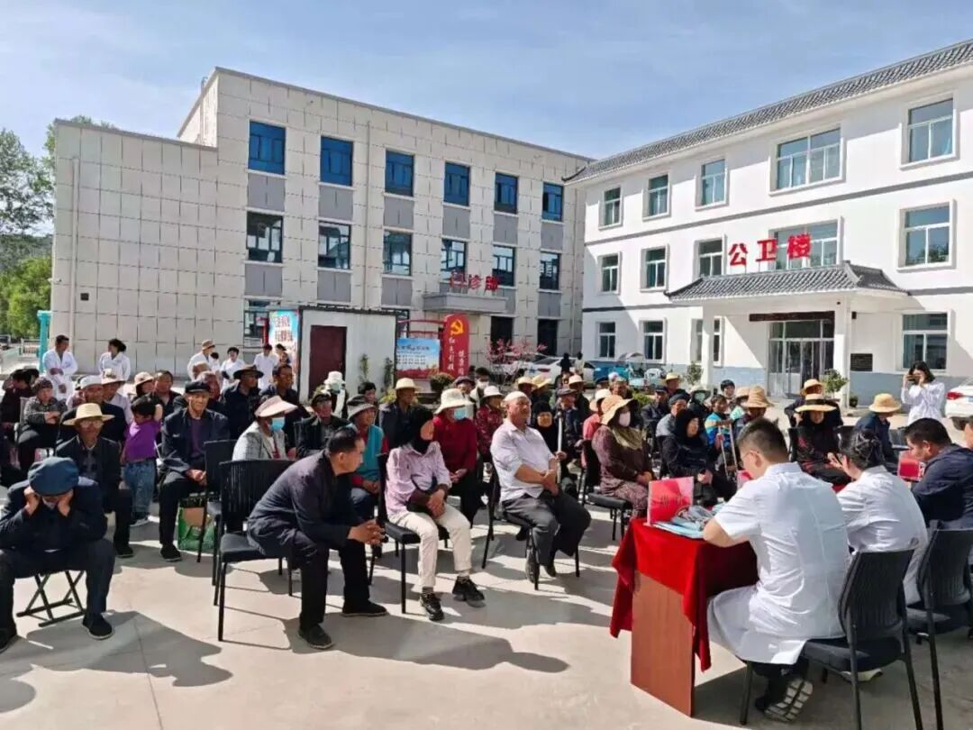 苏州九龙医院义诊助学公益在甘肃举行