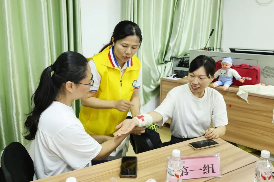 【党建引领】党建联建聚合力 急救科普惠民生——我院「周末急救学堂」暖心开课