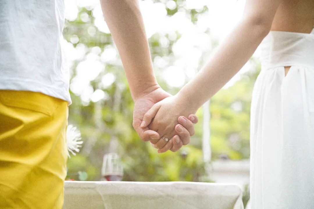别骂「恋爱脑」了！医生证实：心动时，你的大脑真的变了