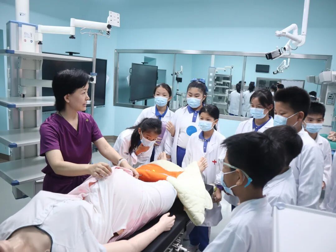 一场穿越中西医的沉浸式研学之旅在深圳市妇幼保健院顺利开启