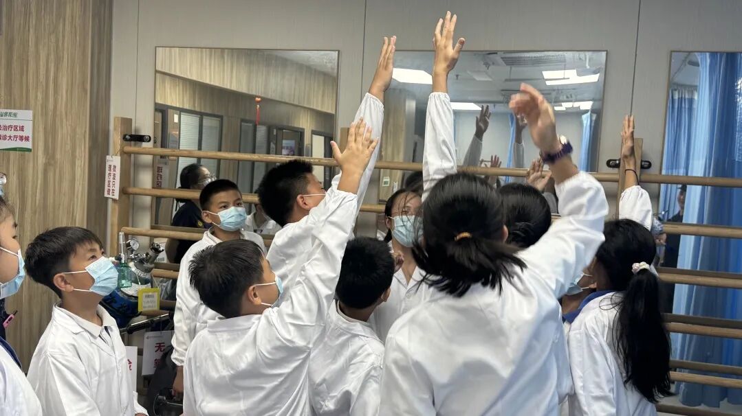 一场穿越中西医的沉浸式研学之旅在深圳市妇幼保健院顺利开启