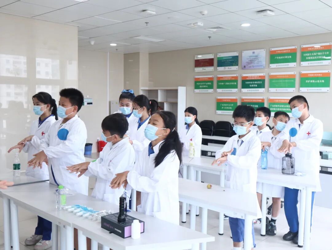 一场穿越中西医的沉浸式研学之旅在深圳市妇幼保健院顺利开启