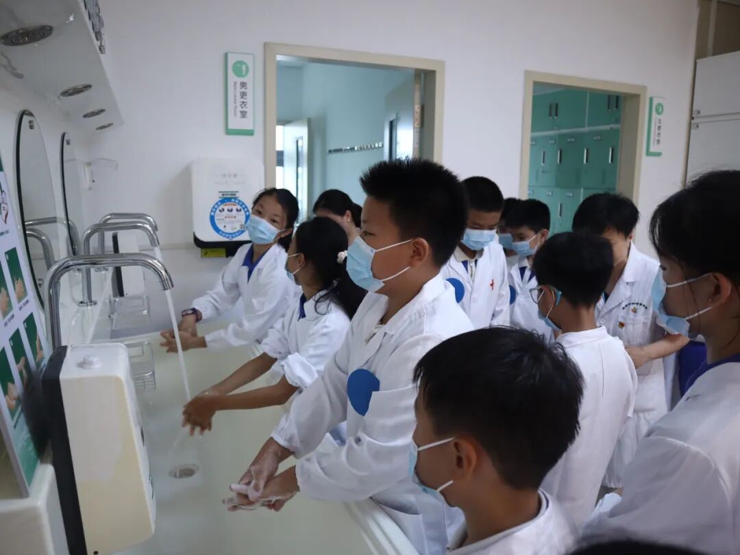 一场穿越中西医的沉浸式研学之旅在深圳市妇幼保健院顺利开启