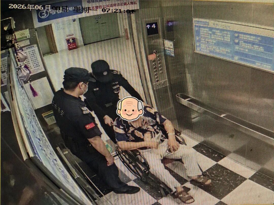 【医路有光】患者电梯突发晕倒,我院保安快速施救、暖心护航!