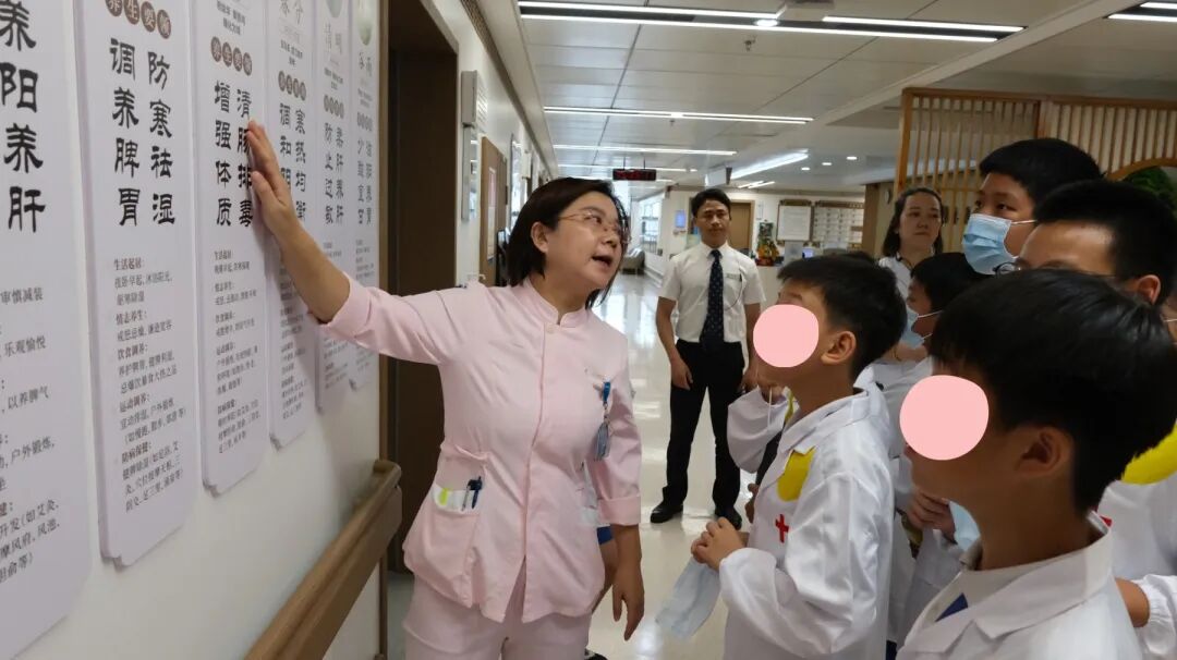 一场穿越中西医的沉浸式研学之旅在深圳市妇幼保健院顺利开启