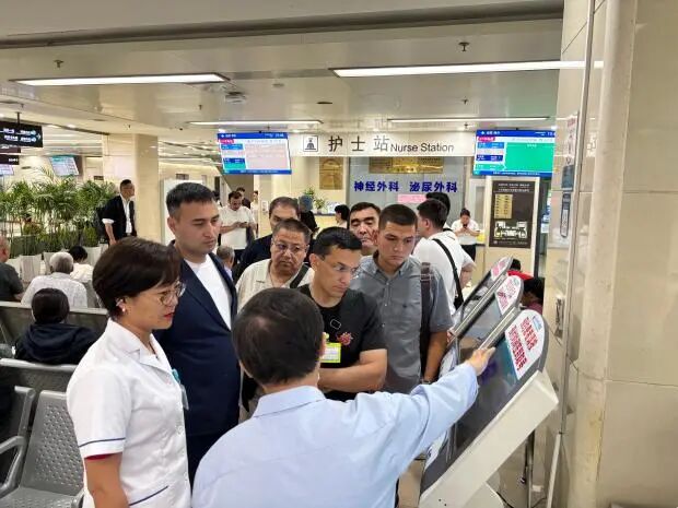 「友谊跨山海 医术共精进」——中乌腔镜微创技术联合培训项目顺利开展