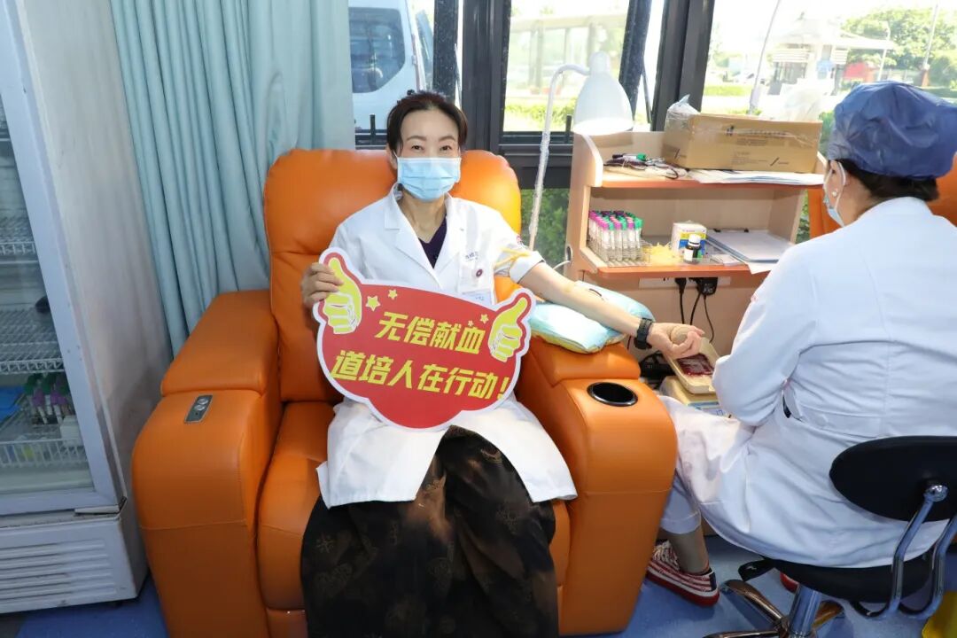 undefined 热血传大爱 医者担使命|北京陆道培血液病医院开展员工无偿献血活动
