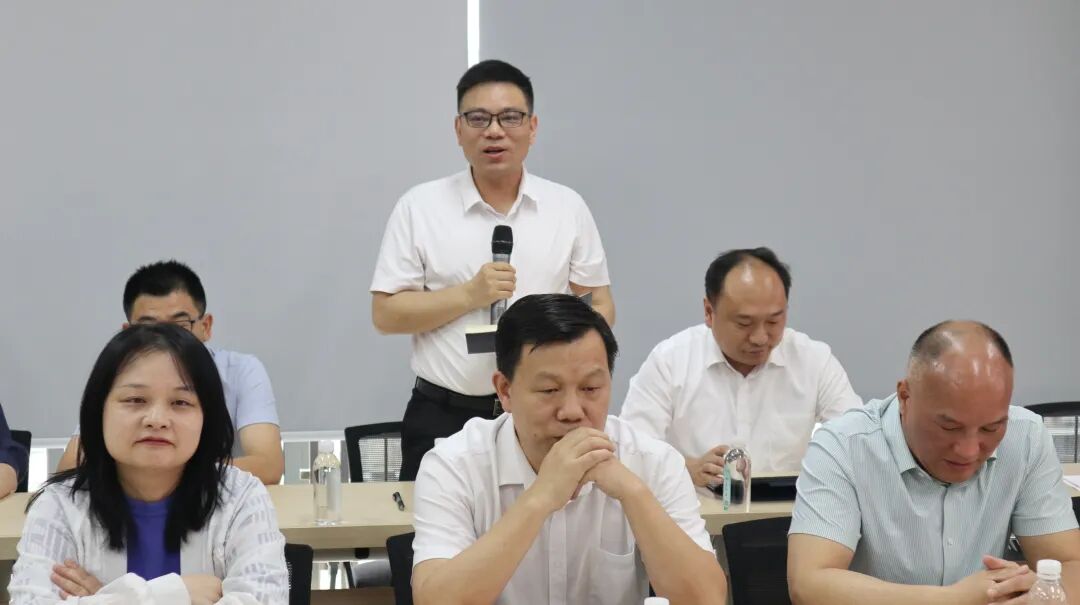 感恩奉献 致敬芳华——湖北省第三人民医院举行 2026 年上半年职工荣休仪式