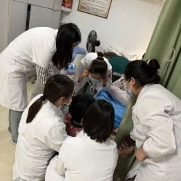 诊室突发晕厥！我院医护极速联动，上演暖心生命接力