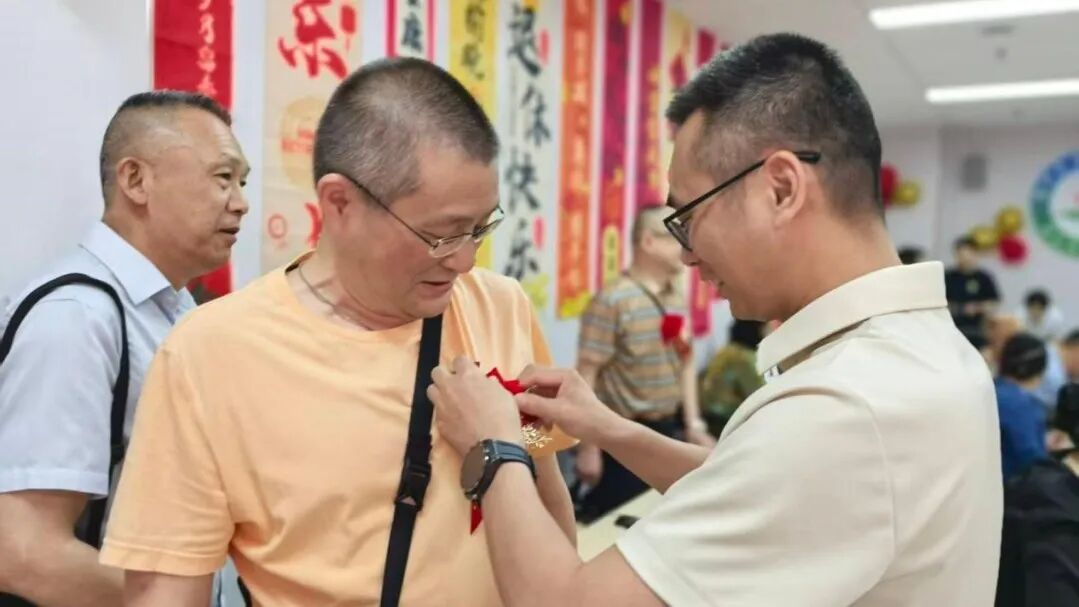 感恩奉献 致敬芳华——湖北省第三人民医院举行 2026 年上半年职工荣休仪式