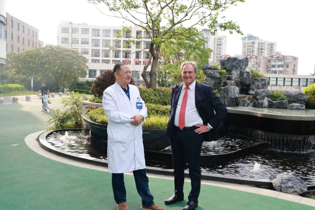 国际知名放射外科专家 Pantaleo Romanelli 教授一行到访南京江北医院开展深度学术交流
