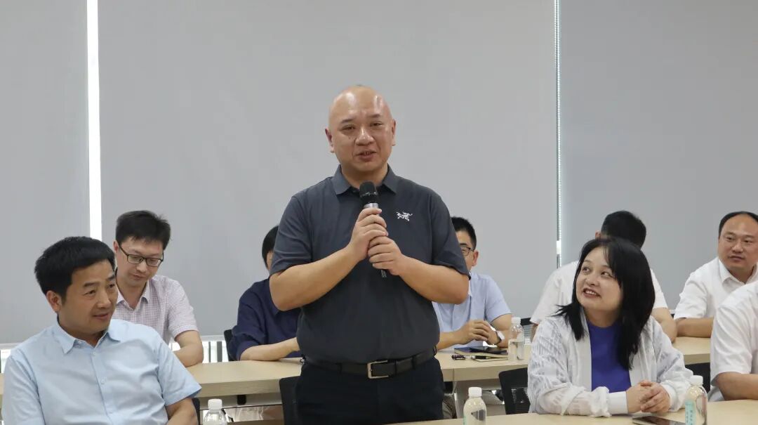 感恩奉献 致敬芳华——湖北省第三人民医院举行 2026 年上半年职工荣休仪式