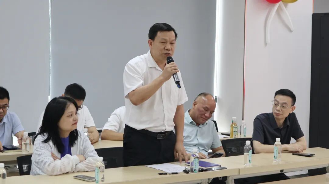 感恩奉献 致敬芳华——湖北省第三人民医院举行 2026 年上半年职工荣休仪式