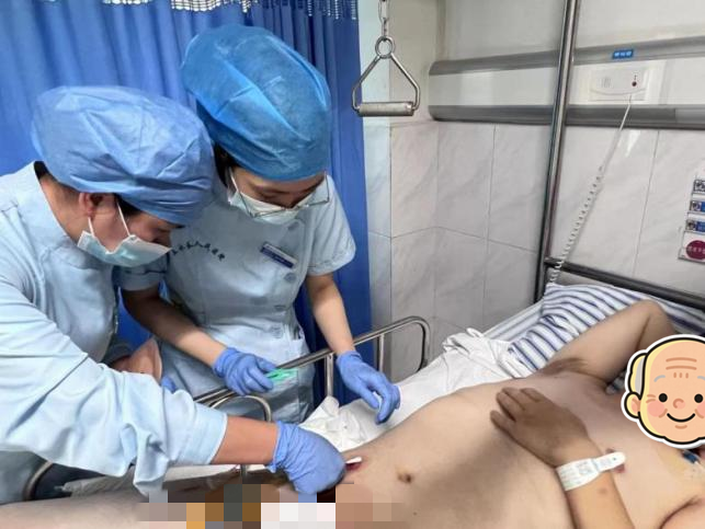 【匠心守护·平凡之光⑭】别人不敢靠近的伤口,梁燕筠一俯身就是二十年