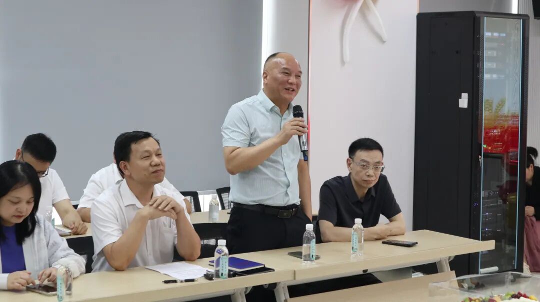 感恩奉献 致敬芳华——湖北省第三人民医院举行 2026 年上半年职工荣休仪式