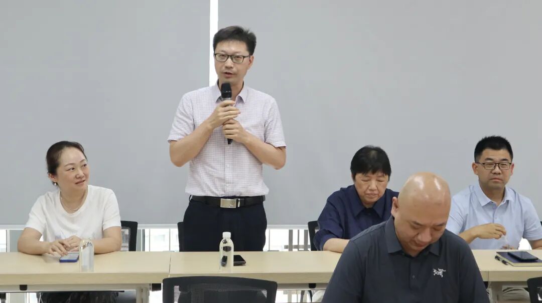 感恩奉献 致敬芳华——湖北省第三人民医院举行 2026 年上半年职工荣休仪式