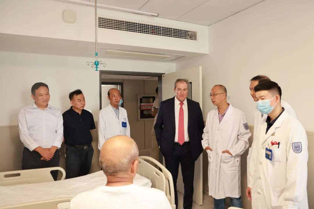 国际知名放射外科专家 Pantaleo Romanelli 教授一行到访南京江北医院开展深度学术交流