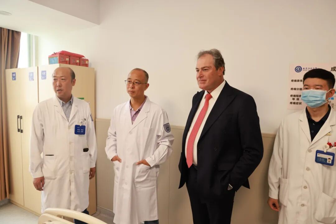 国际知名放射外科专家 Pantaleo Romanelli 教授一行到访南京江北医院开展深度学术交流