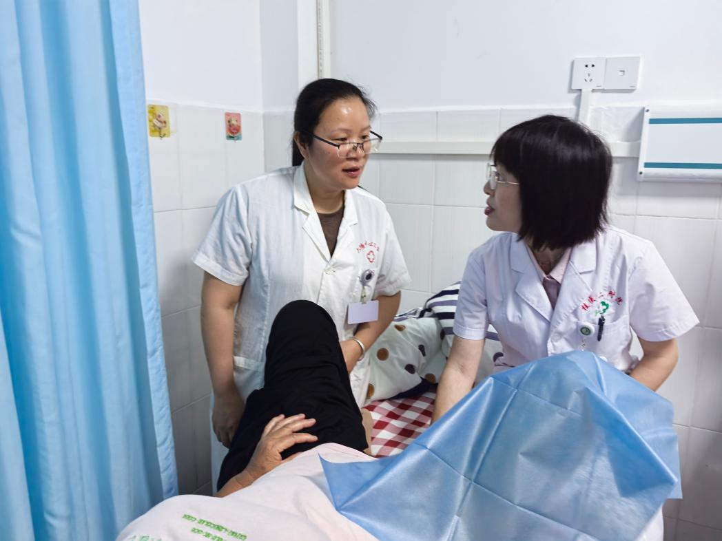 【协作组在基层】二附院孕产康一体化协作组赴六塘镇开展联合义诊活动