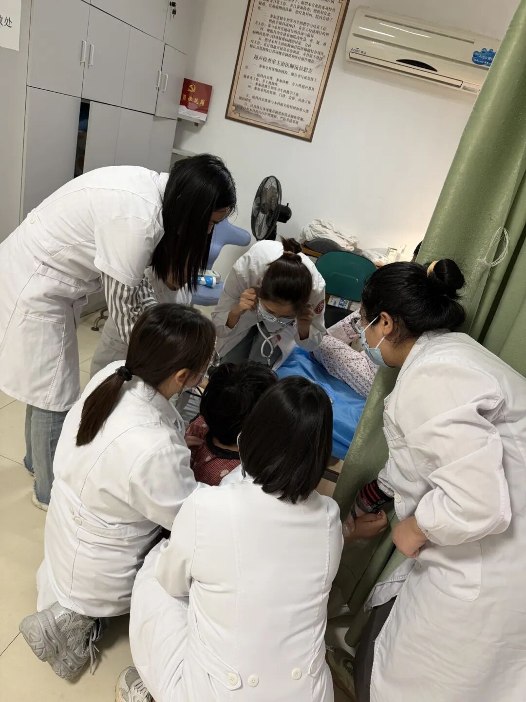 诊室突发晕厥!我院医护极速联动,上演暖心生命接力
