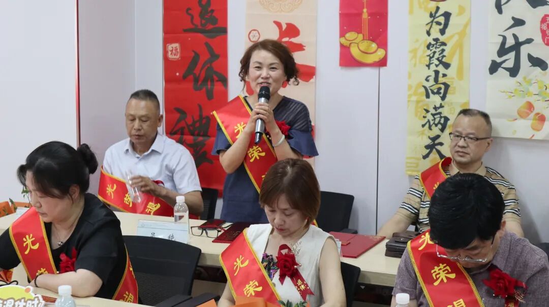 感恩奉献 致敬芳华——湖北省第三人民医院举行 2026 年上半年职工荣休仪式