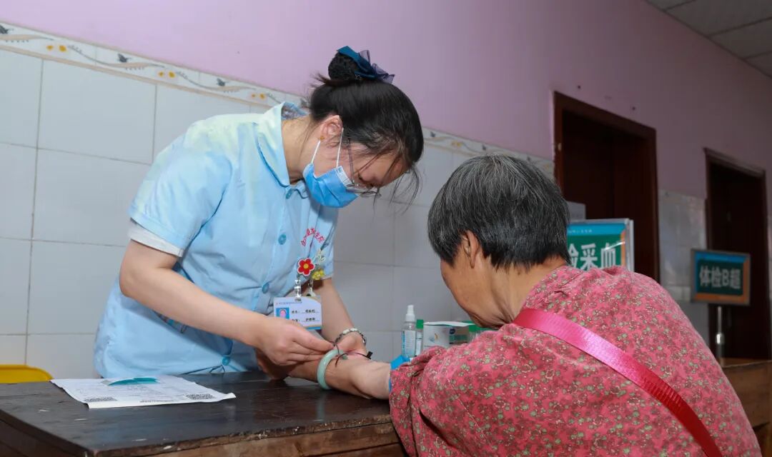 【人医榜样】以温柔赴岁月 以坚守护乡邻——记合江县人民医院医共体优秀护士胡林利