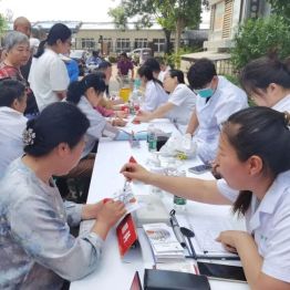 【社区义诊】燕达医院走进新锐时代社区开展公益义诊