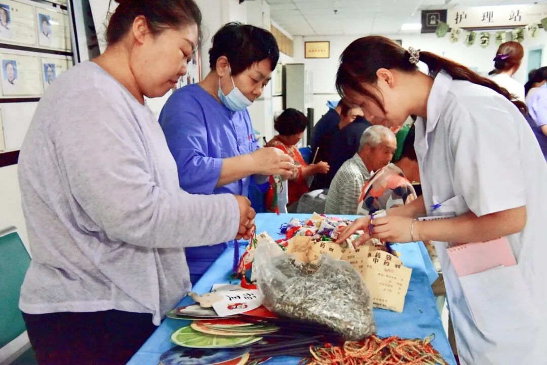 情暖端午,爱在病房 —— 肿瘤科开展端午暖心主题活动