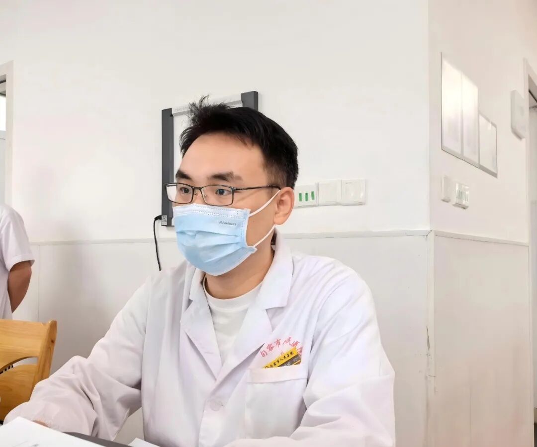 年度十佳 | 邹祥:十七年坚守急诊一线,以行动诠释医者担当