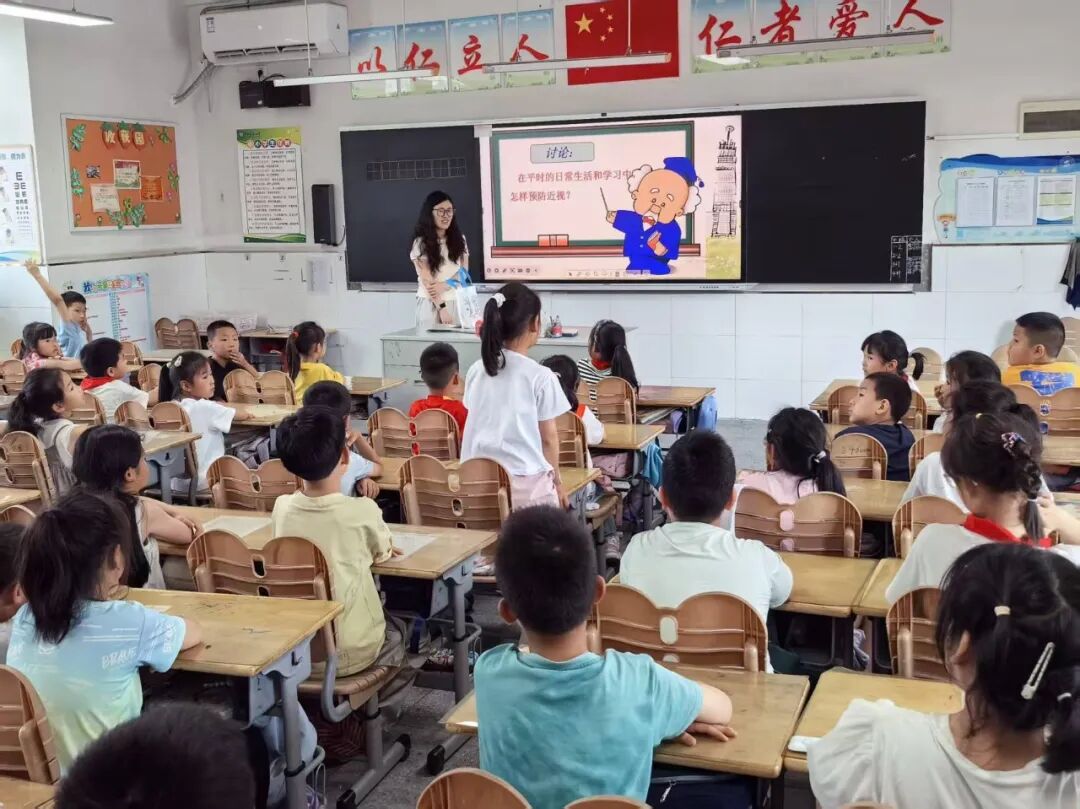全国爱眼日 | 眼科走进华阳实验小学开展主题科普活动
