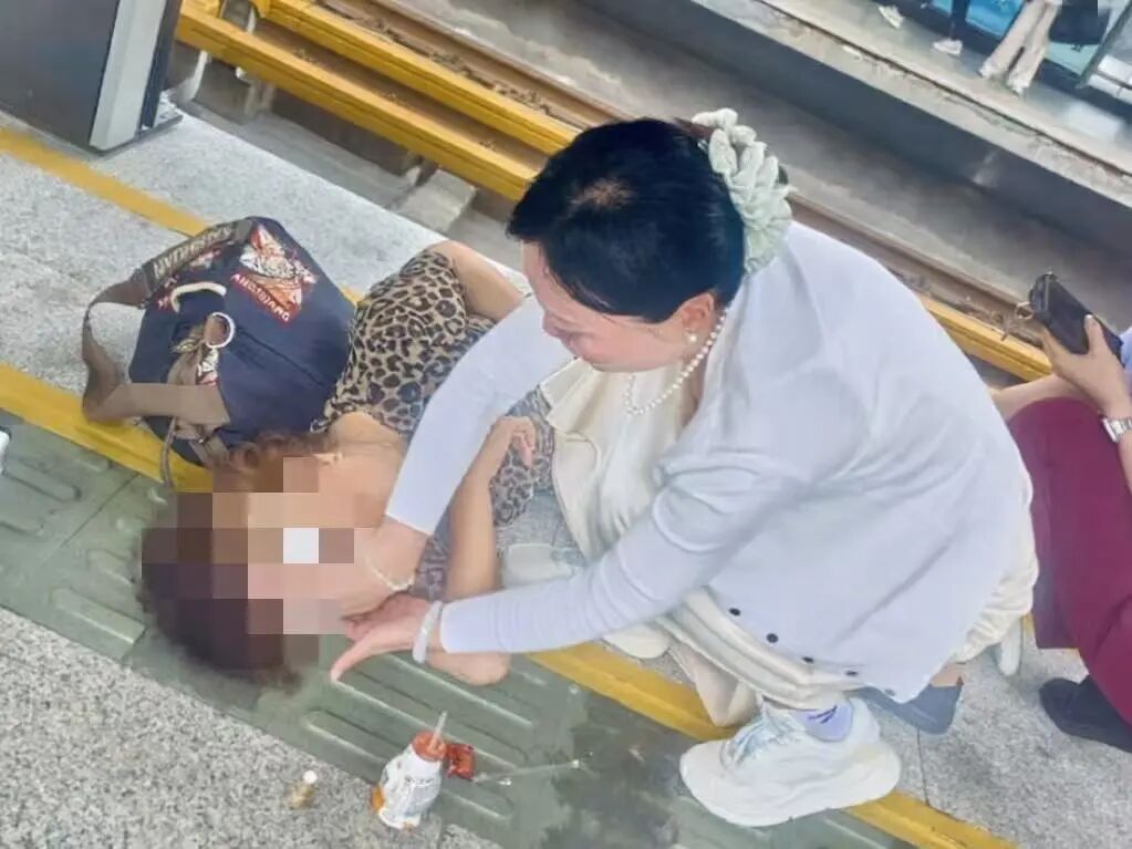 地铁上两次出手相救，护士包里常备的这两样东西，低血糖人群也建议带上