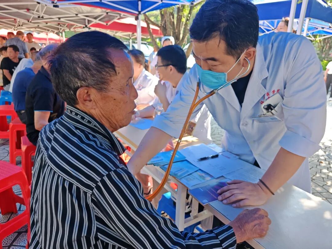 名医、博士组团送健康！二附院这场义诊活动超火热......