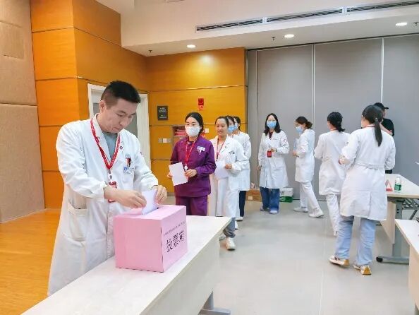 北京陆道培医院第二届职工代表大会顺利召开